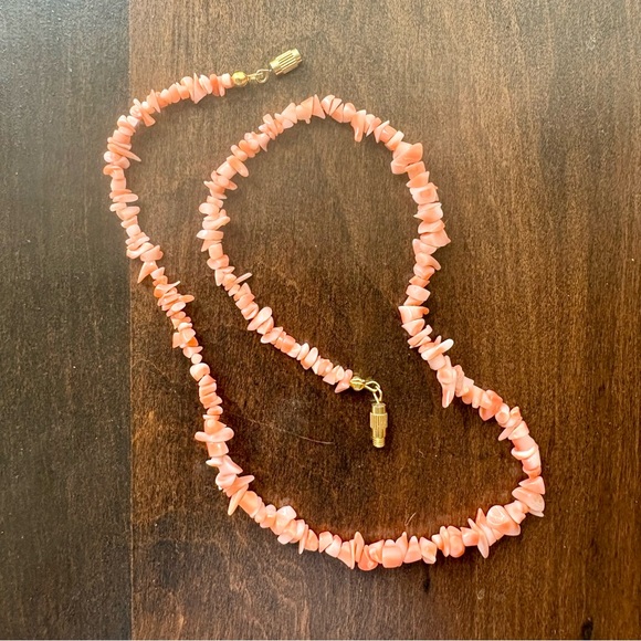 Vintage Y2K coral pink natural shell‎ necklace - Picture 4 of 6